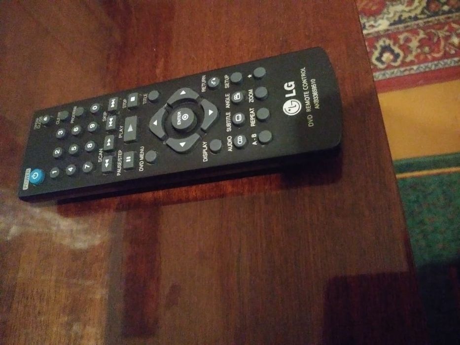 Продам DVD  плеер LG