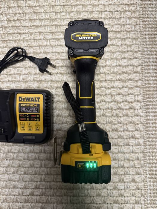 DeWalt Impact Pistol Bormasina cu percutie noua baterie 5ah 20v