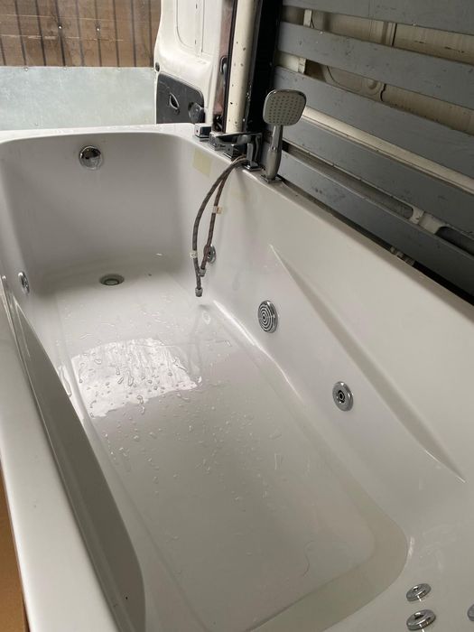 Cadă hidromasaj jacuzzi