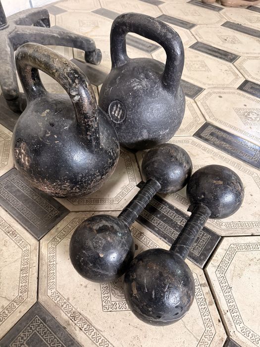 Продам Гиря и гантель