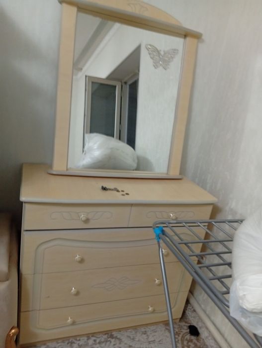 Продам срочно мебель в спальню