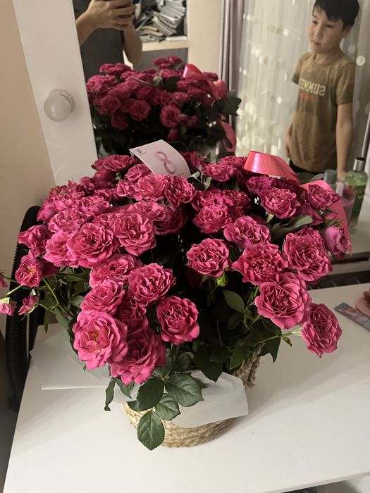 огромный букет свежый