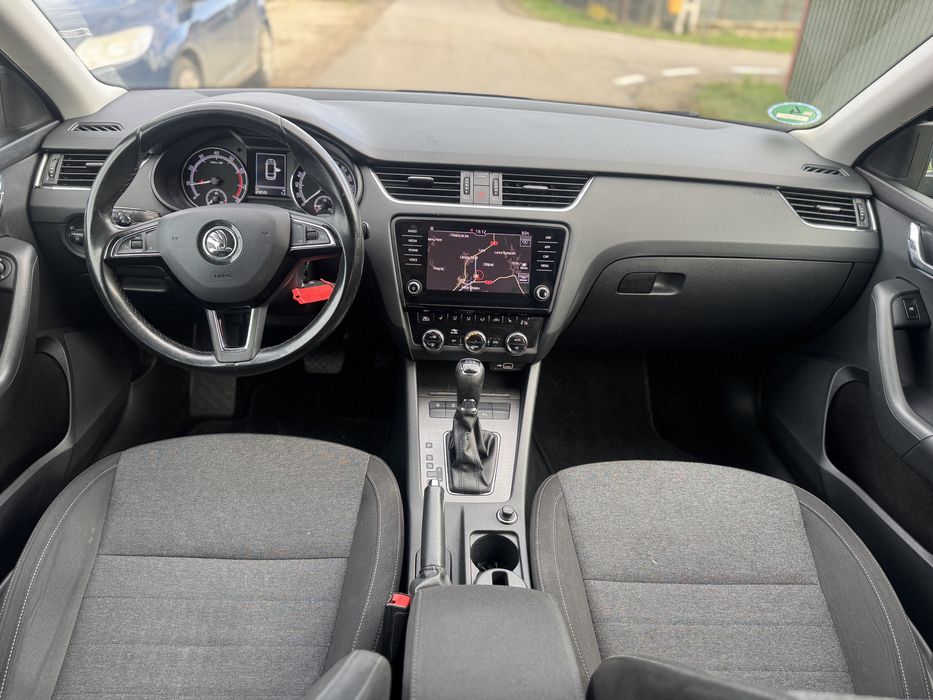 Skoda octavia 2.0 benzina 2019 cutie automata full led navigatie