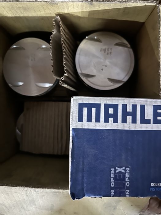 Продам поршня на 272 двигатель новые