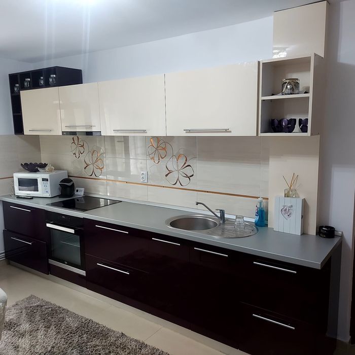 Apartament cu 3 camere+1camera dresing