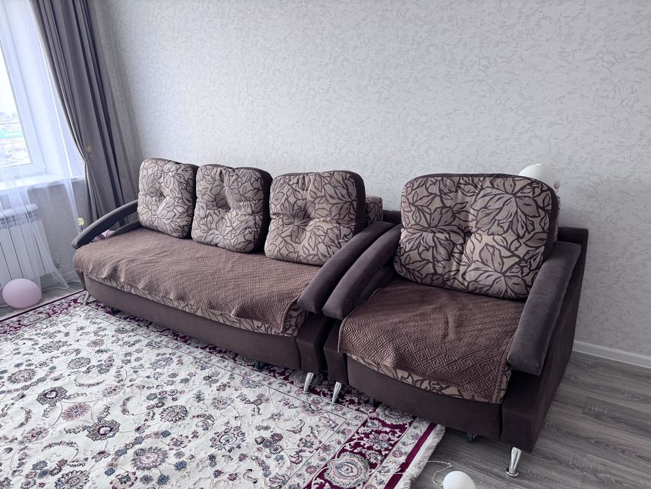 Продам диван в хорошем состояние