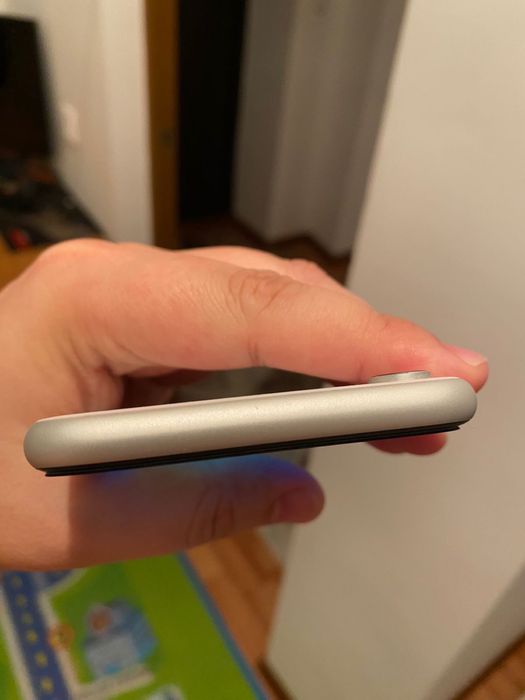 Продам айфон хр в отличном сос.