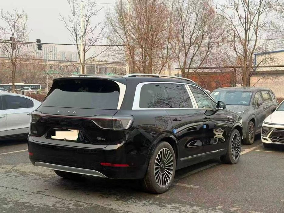 Aito M9 PHEV Ultra шестиместный салон