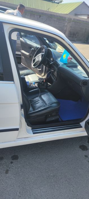 Продам машина БМВ срочно