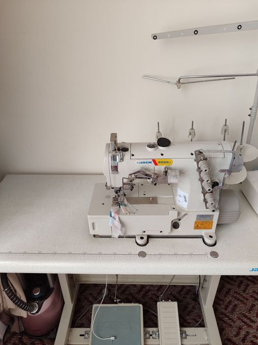 Tikuv mashinalar sotiladi srochna