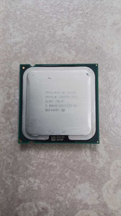 Компютърни компоненти и кутия