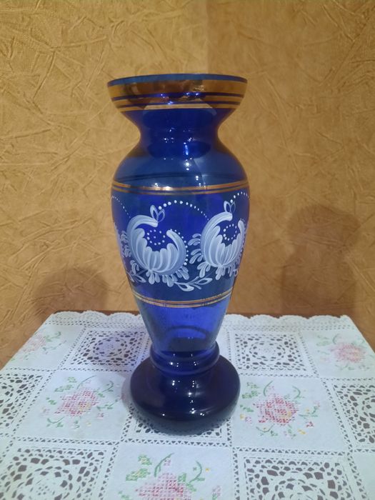 Ваза для цветов, "Богемия" Чехословакия, кобальтовое стекло, ручная ро