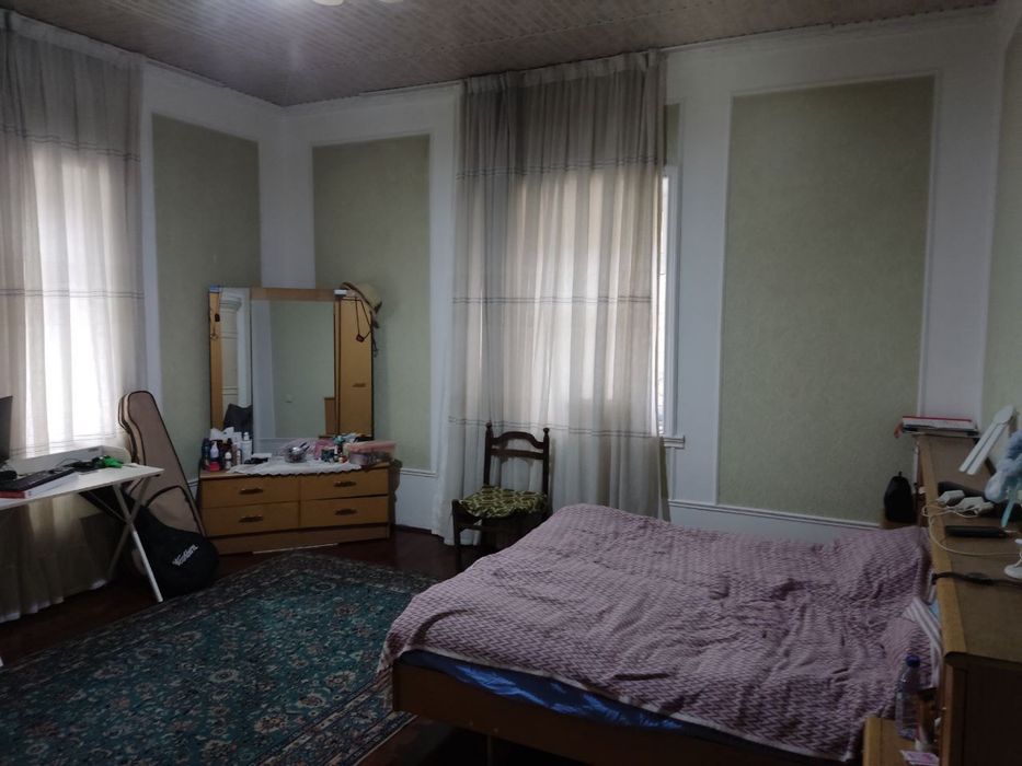 Продам шикарный дом под бизнес на участке 2 дома