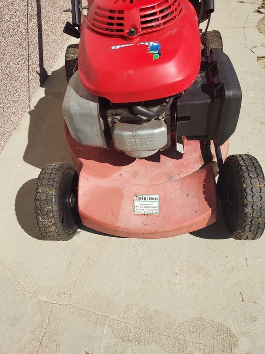 Masina de tuns iarba Honda