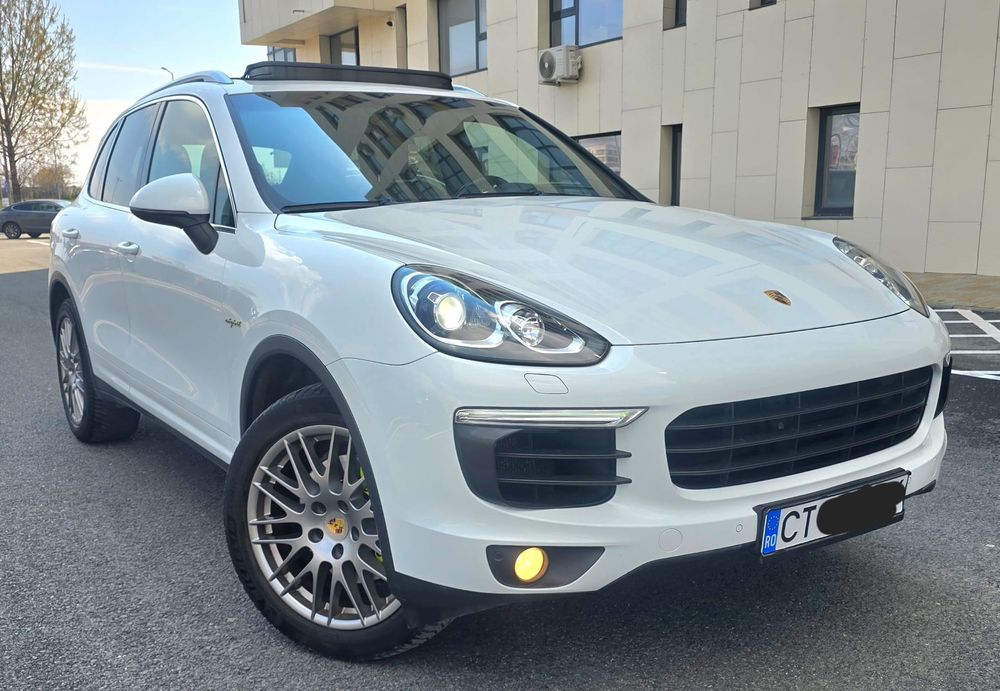 Porsche Cayenne Porsche Cayenne - S E-Hybrid 416 hp
