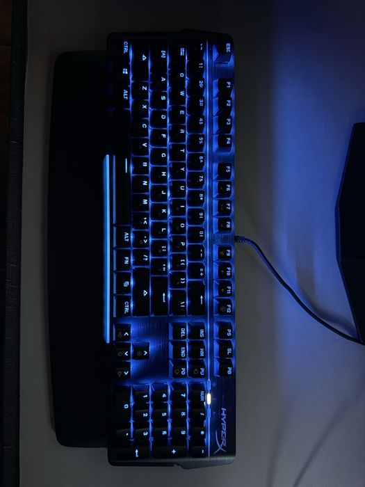 Периферия для ПК (наушники, 2 клавиатуры, мышка, кресло)