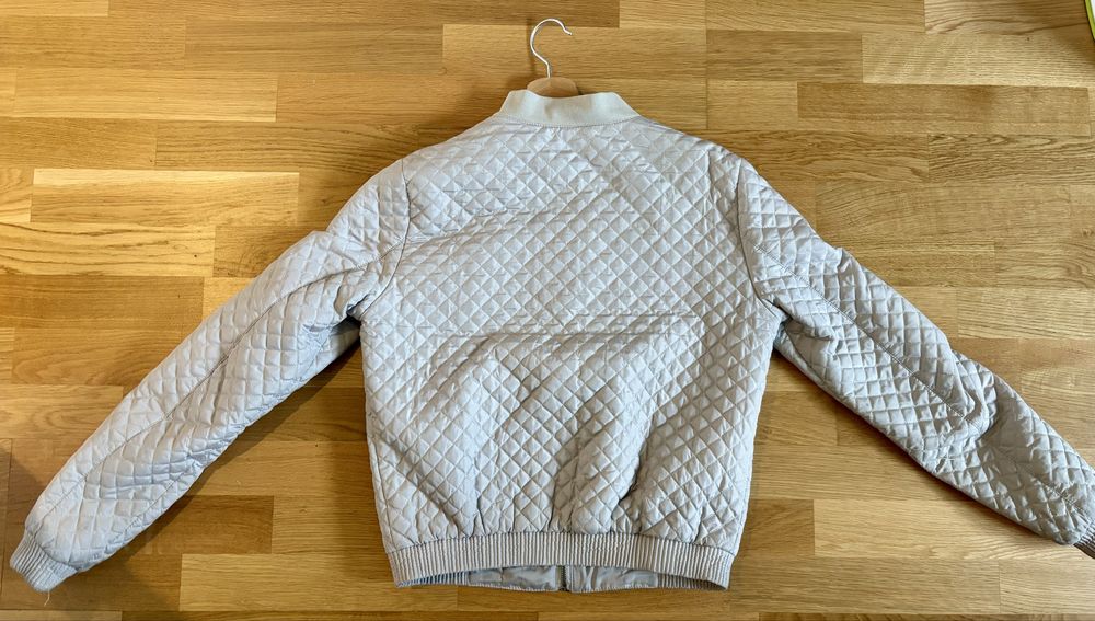 Бежово бомбър яке