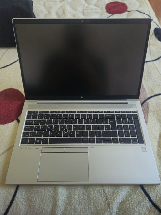 HP Elitebook G8.
