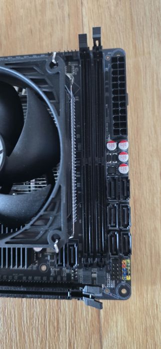 NAS Дънна платка LGA1151 C246 Vpro + Intel Xeon E-2144G (8 SATA, 4 LAN)