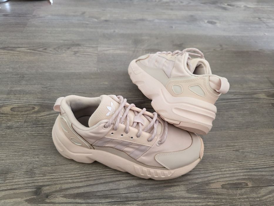 Adidas,  nr 36, int 22,5 cm, pret 160