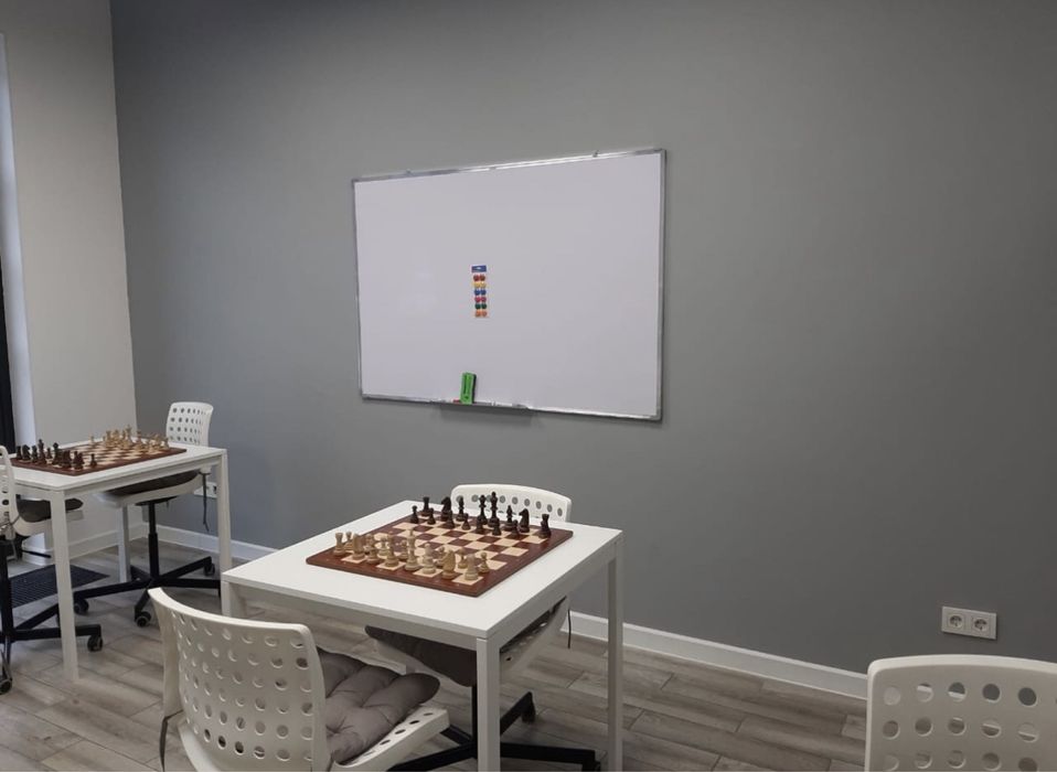 Маркерная и магнитная доска . Маркерная доска с ножкой