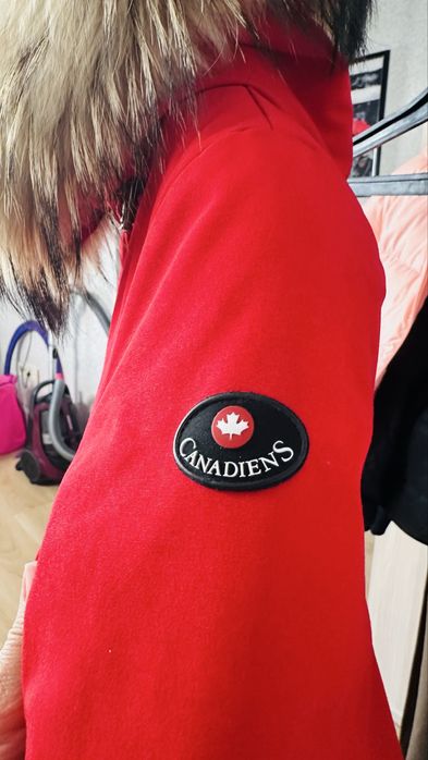 Продам детский пуховик CANADIENS
