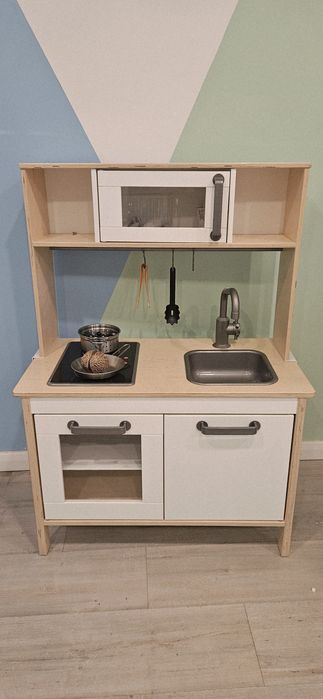 Продам детскую кухню IKEA