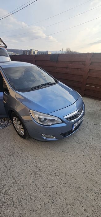 Opel Astra J Active/1.7 CDTI Ecoflex 6+1 trepte/An 2014 Euro 5