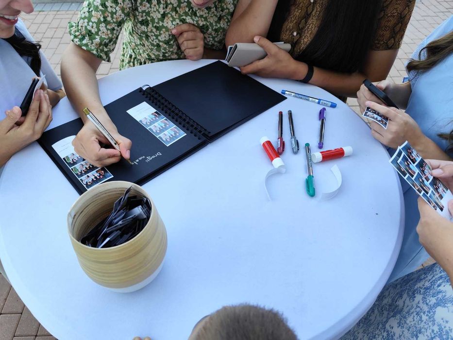 Evenimente de neuitat, poze hazlii, rapide - cabina foto _Photo Booth