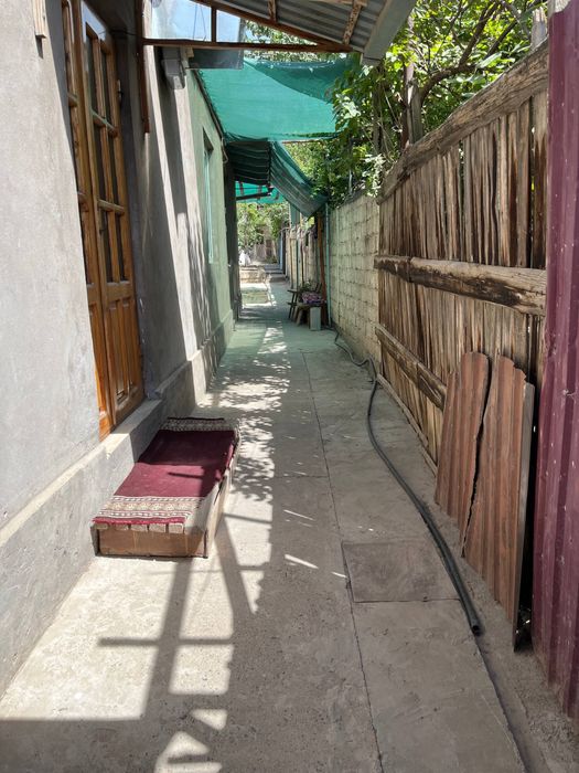 Продаётся участок в Мирзо-Улугбекском районе, ориентир—чайхана «Салом»