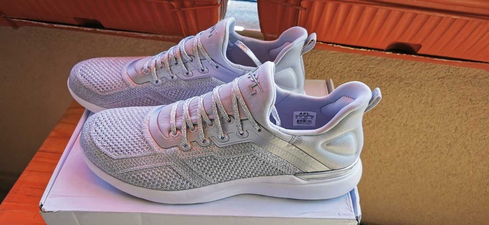 Оригинални мъжки маратонки APL ATHLETIC PROPULSION LABS - 45,5 номер