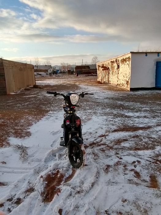 Продам электраскутер ск8