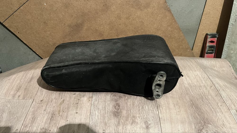 Подлокотник Мерседес 124 оргинал кнопка робочи