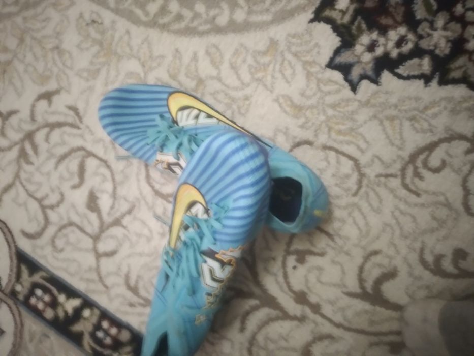 Futbolni budsi sotiladi zo'r