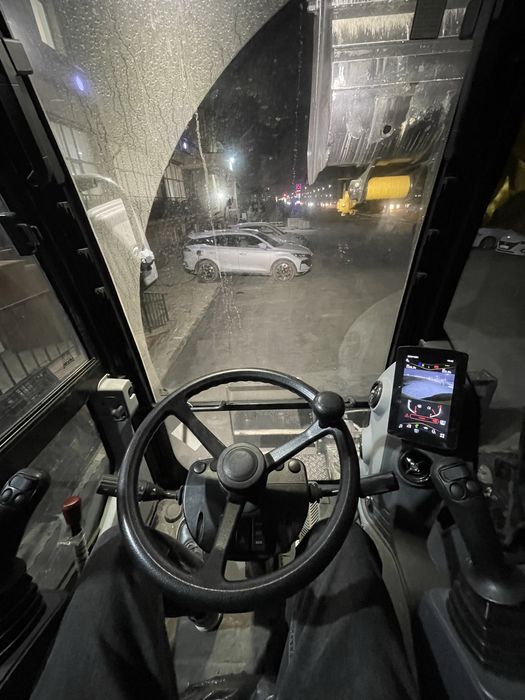 Колесный экскаватор LOVOL FW215F