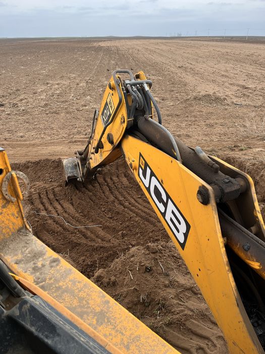 Disponibil buldoexcavato +bascula in braila si judet