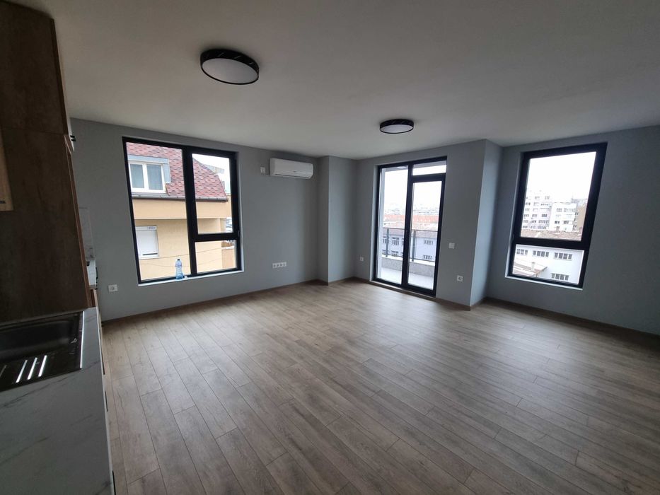 Тристаен апартамент за продажба в широк център на гр. Благоевград