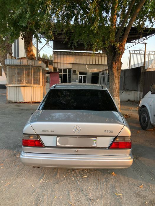 Мерседес W124 сотилади