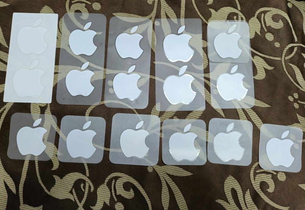 Стикери от Apple продукти в перфектно състояние