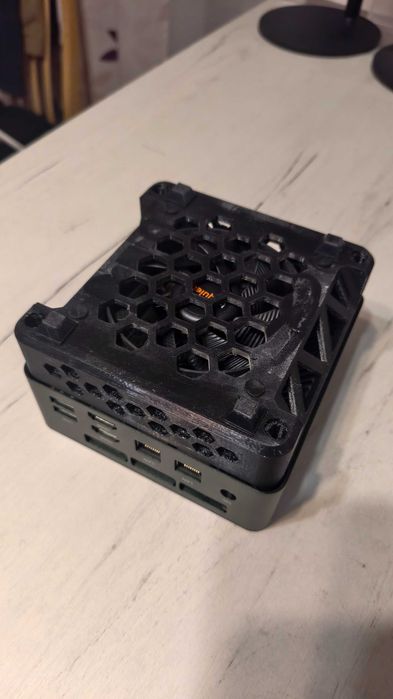 Мини пк TOPC на базе Ryzen 7 7840HS