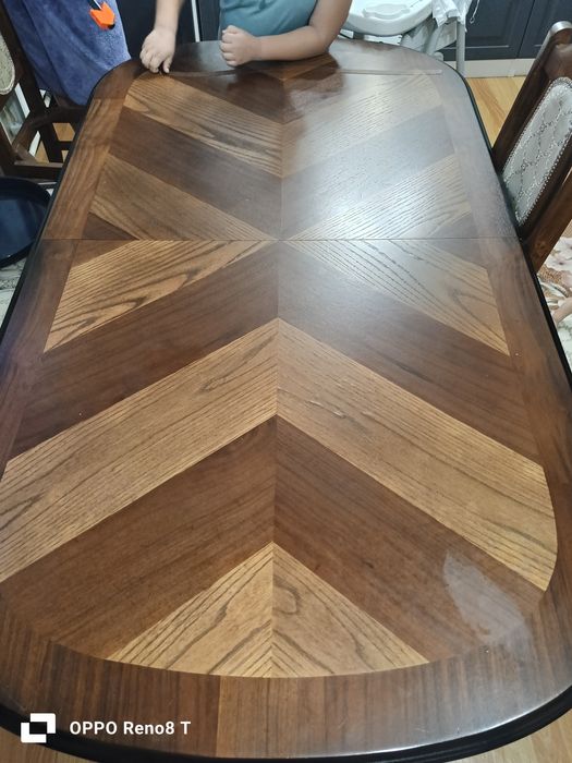 Стол со стульями