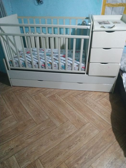 Продам Манеж- кровать