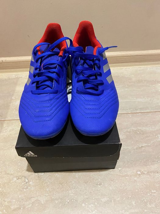 Обувки за футбол- бутонки, почти като нови