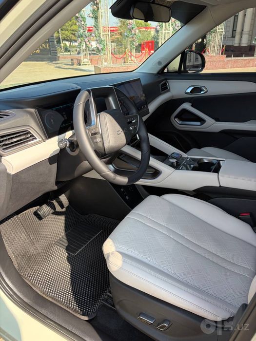 Byd YuanUp Sotiladi 2025 yil