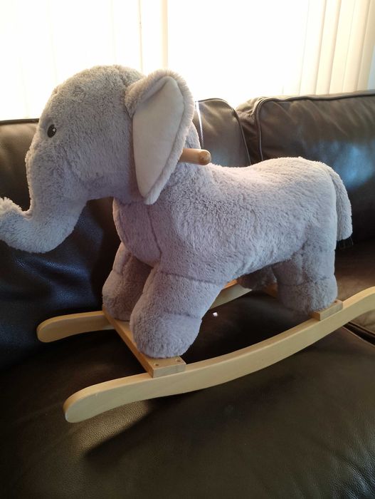 Дървено слонче люлка