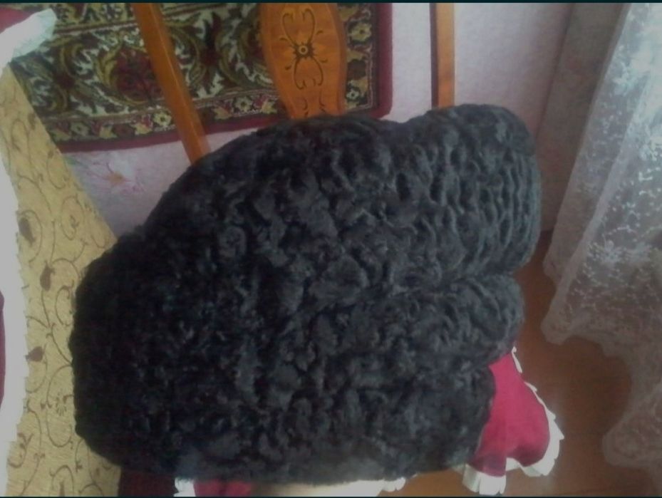 Шапка каракуль..