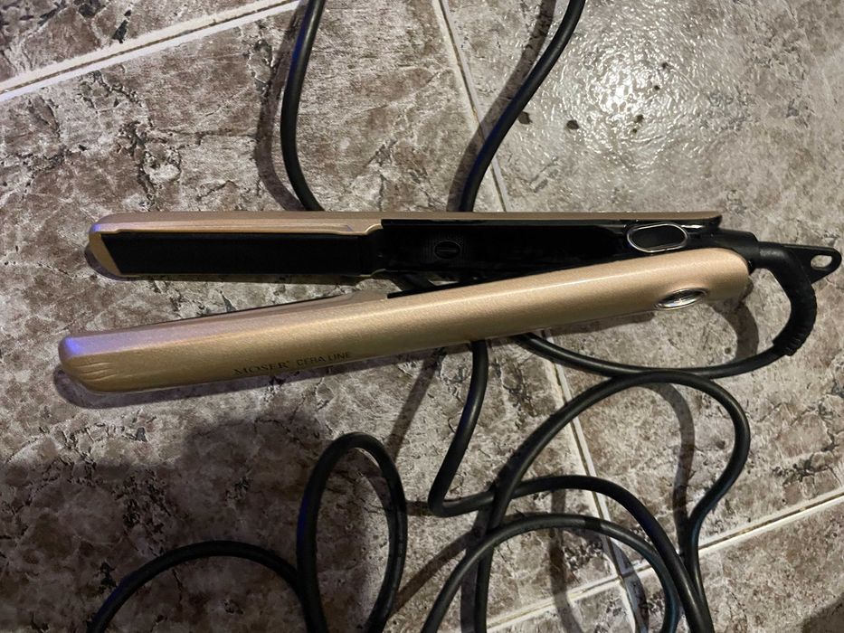 Професионална преса за изправяне на коса MOSER CERALINE