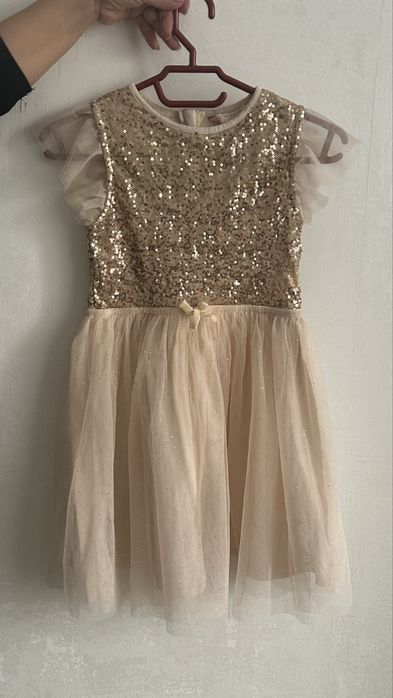 Продам золотое платье детское
