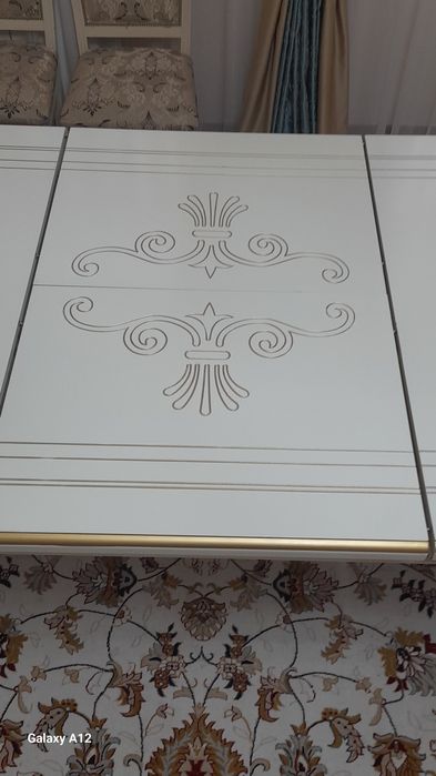 Продам Стол гостиной