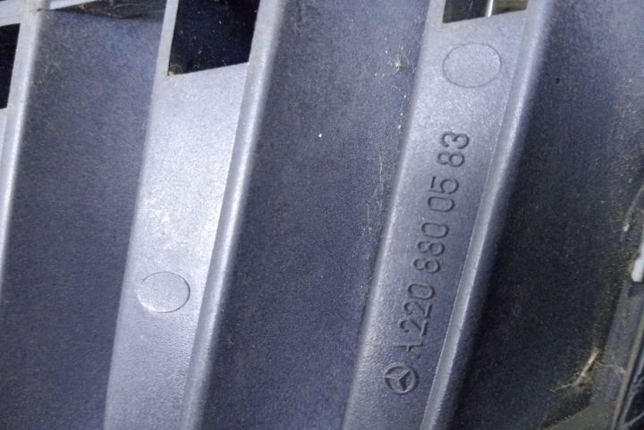 Grila capota  A2208800583 Mercedes-Benz S-Class W220 (facelift)